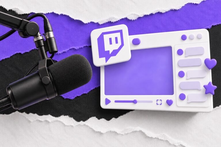 Colagem: microfone de estúdio ligado a um player ao vivo com o logo da Twitch e reações saltando do chat